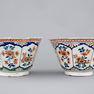 Een paar Delftse octagonale kommen in Kashmir palet, ca. 1700 — foto 2