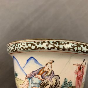 Een paar fijne Chinese Canton email dekselkommen, Yongzheng/Qianlong — foto 18