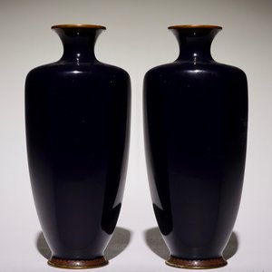 Een paar fijne Japanse cloisonné vazen, Meiji, 19e eeuw — foto 3