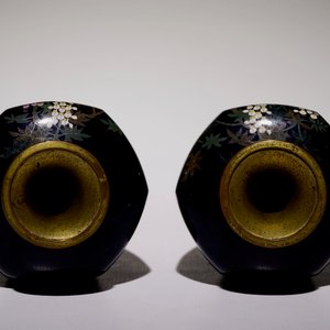 Een paar fijne Japanse cloisonné vazen, Meiji, 19e eeuw — foto 5