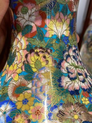Een paar fraaie Chinese cloisonné 'millefleurs' vazen, merk van het atelier De Cheng, Peking, 2e helft 19e eeuw — foto 8