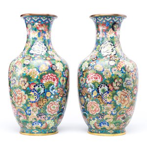 Een paar fraaie Chinese cloisonné 'millefleurs' vazen, merk van het atelier De Cheng, Peking, 2e helft 19e eeuw — foto 1