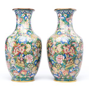 Een paar fraaie Chinese cloisonné 'millefleurs' vazen, merk van het atelier De Cheng, Peking, 2e helft 19e eeuw — foto 2