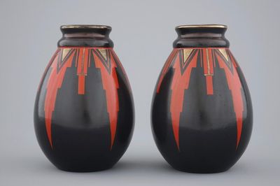Een paar geometrische art deco vaasjes, Saint-Ghislain, ca. 1930