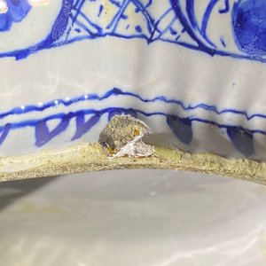 Een paar grote blauw-witte Delftse dekselvazen, 18e eeuw — foto 10