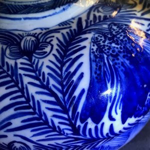 Een paar grote blauw-witte Delftse dekselvazen, 18e eeuw — foto 33