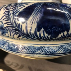 Een paar grote blauw-witte Delftse dekselvazen, 18e eeuw — foto 49