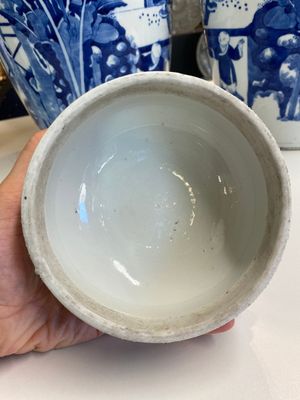 Een paar grote Chinese blauw-witte dekselpotten met dames die go spelen, 19e eeuw — foto 7
