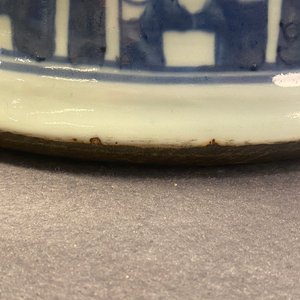 Een paar grote Chinese blauw-witte dekselvazen, 19e eeuw — foto 28