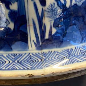 Een paar grote Chinese blauw-witte vazen met Lange Lijzen, Kangxi — foto 20