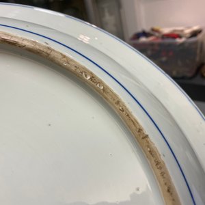 Een paar grote Chinese blauw-witte 'Xi Xiang Ji' schotels, Yongzheng — foto 13