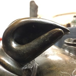 Een paar grote Chinese bronzen figuren voor de Vietnamese markt, 19e eeuw — foto 42