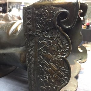 Een paar grote Chinese bronzen figuren voor de Vietnamese markt, 19e eeuw — foto 50