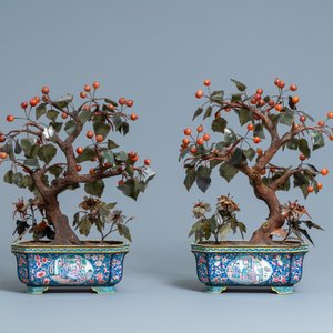 Een paar grote Chinese Canton email jardinières met bomen in jade en hardsteen, 19e eeuw — foto 3