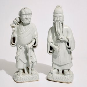 Een paar grote Chinese Dehua blanc de Chine figuren van onsterfelijken, 18/19e eeuw — foto 1