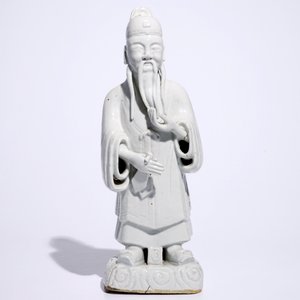 Een paar grote Chinese Dehua blanc de Chine figuren van onsterfelijken, 18/19e eeuw — foto 10