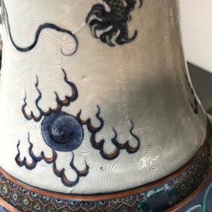 Een paar grote Chinese doucai vazen met draken, Qianlong merk, 19e eeuw — foto 20