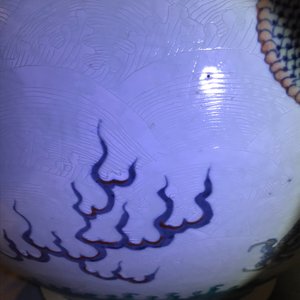 Een paar grote Chinese doucai vazen met draken, Qianlong merk, 19e eeuw — foto 25