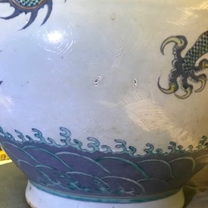 Een paar grote Chinese doucai vazen met draken, Qianlong merk, 19e eeuw — foto 30