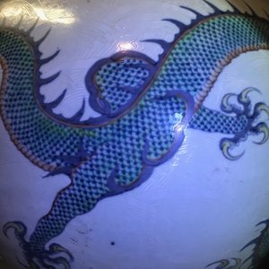 Een paar grote Chinese doucai vazen met draken, Qianlong merk, 19e eeuw — foto 31