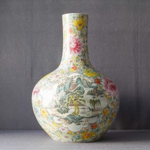 Een paar grote Chinese famille rose millefleurs vazen, Qianlong merk, 19/20e eeuw — foto 14
