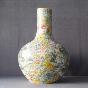 Een paar grote Chinese famille rose millefleurs vazen, Qianlong merk, ca. 1900 — foto 16