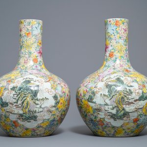 Een paar grote Chinese famille rose millefleurs vazen, Qianlong merk, ca. 1900 — foto 2