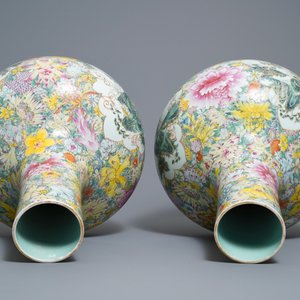 Een paar grote Chinese famille rose millefleurs vazen, Qianlong merk, ca. 1900 — foto 6
