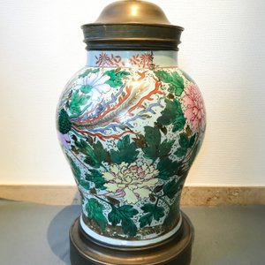 Een paar grote Chinese famille rose vazen met bronzen monturen, 19e eeuw — foto 33