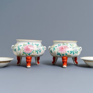 Een paar grote Chinese famille rose warmhoudkommen met deksels, 19/20e eeuw — foto 5