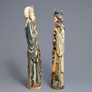 Een paar grote Chinese polychrome ivoren figuren op houten sokkels, 19e eeuw — foto 5