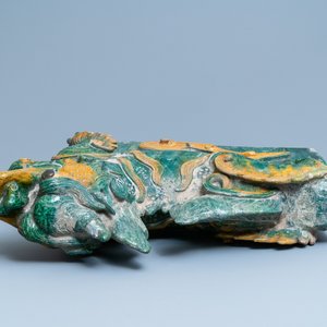 Een paar grote Chinese sancai daktegels in de vorm van draken, Ming/Qing — foto 12