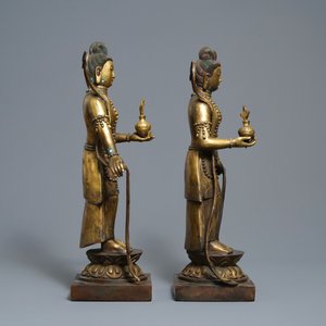 Een paar grote Chinese verguld bronzen figuren, China, 19e eeuw — foto 3