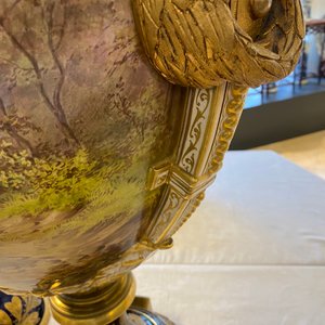 Een paar grote Franse Sèvres-stijl dekselvazen met vergulde bronzen monturen, gesign. Desprez, 19e eeuw — foto 47