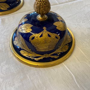 Een paar grote Franse Sèvres-stijl dekselvazen met vergulde bronzen monturen, gesign. Desprez, 19e eeuw — foto 45