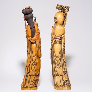 Een paar grote polychrome Chinese ivoren figuren van onsterfelijken, 19e eeuw — foto 3
