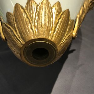 Een paar grote Sèvres porseleinen vazen met verguld bronzen monturen, Frankrijk, 19e eeuw — foto 57