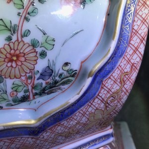 Een paar hexagonale Chinese famille verte jardinières, Kangxi/Yongzheng — foto 13