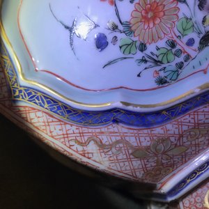 Een paar hexagonale Chinese famille verte jardinières, Kangxi/Yongzheng — foto 19