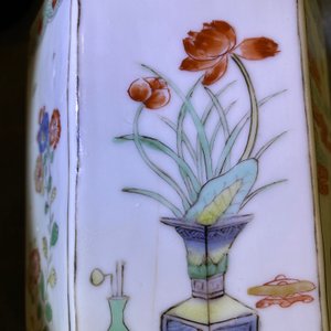 Een paar hexagonale Chinese famille verte theebussen, Kangxi — foto 12