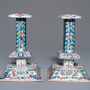 Een paar in Europa gedecoreerde Chinese blauwwitte kandelaars, Kangxi — foto 5