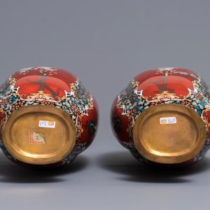 Een paar Japanse cloisonné vazen, Meiji, 19e eeuw — foto 6