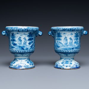 Een paar kleine blauw-witte Delftse jardinières, 18e eeuw — foto 3