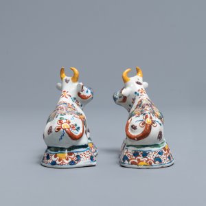 Een paar liggende polychrome Delftse koeien, 18e eeuw — foto 5