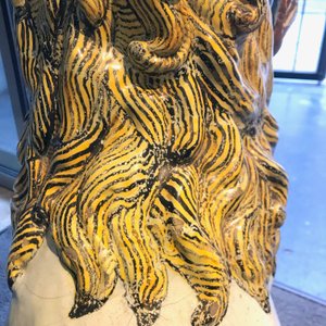 Een paar monumentale modellen van leeuwen in polychroom aardewerk uit Rouen, Frankrijk, 18e eeuw — foto 43