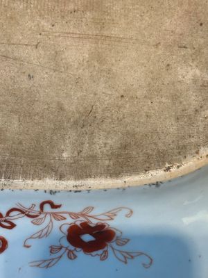 Een paar octagonale Chinese blauw-witte schotels en een paar famille rose schotels, Yongzheng — foto 11
