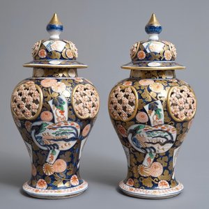 Een paar opengewerkte dubbelwandige Imari-stijl vazen, Samson, Parijs, 19e eeuw — foto 1