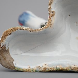 Een paar polychrome Delfts aardewerken koeien, 18e eeuw — foto 9