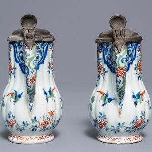 Een paar polychrome Delftse kasjmier palet kannen met tinnen deksels, eind 17e eeuw — foto 2