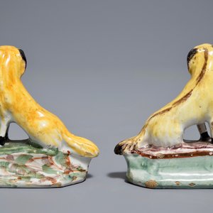 Een paar polychrome Delftse miniatuur hondjes, 18e eeuw — foto 4